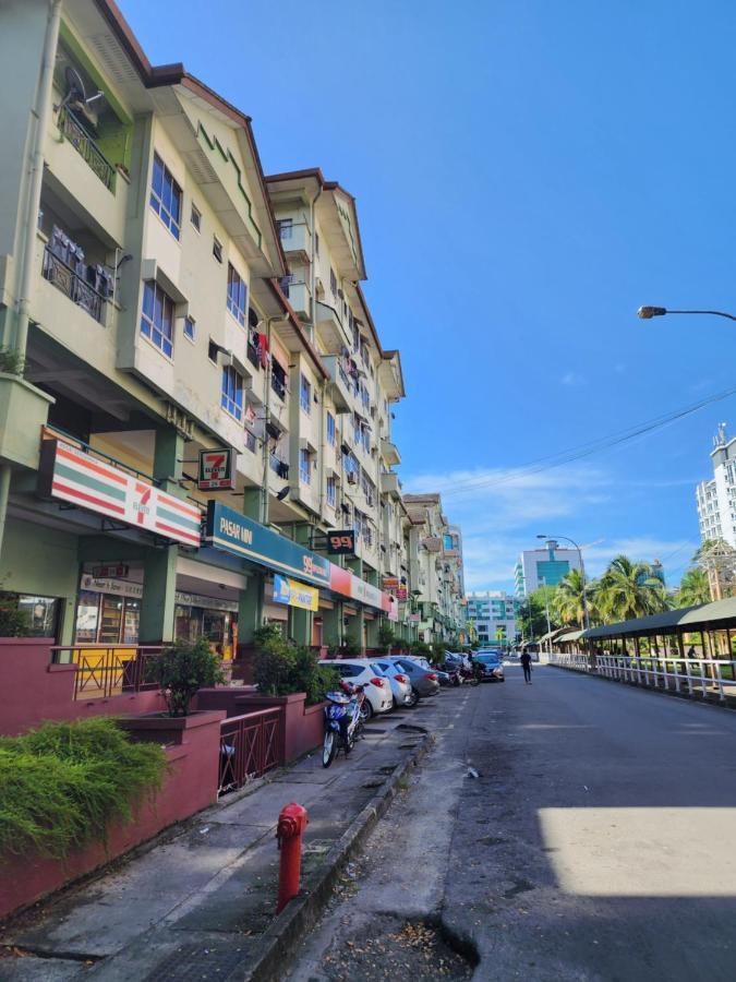 Y Homes Kota Kinabalu Esterno foto